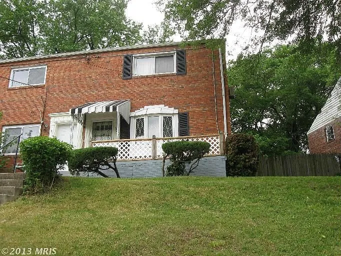 5911 Longfellow St photo 1