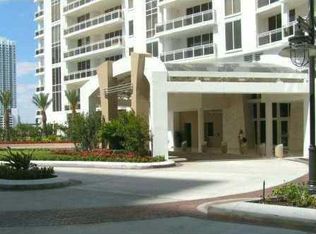 901 Brickell Key Blvd APT 701, Miami, FL 33131