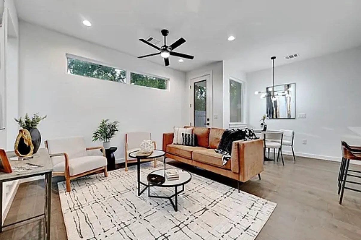 2 bed, 2.5 bath, 1352 sqft, $2,350 — Photo 4