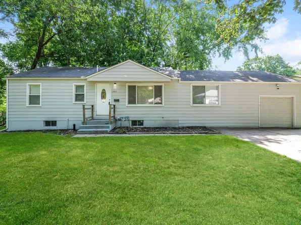 12811 12th St, Grandview, MO 64030