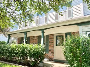 1416 Huntington Dr, Mundelein, IL