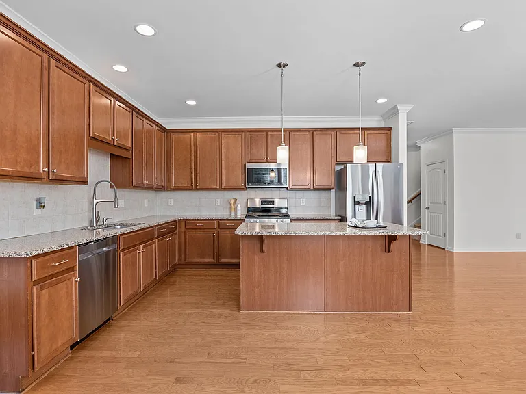 729 Lake Artesia Ln — Photo 17