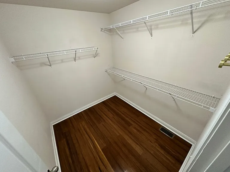 408 Cunningham Ln — Photo 19
