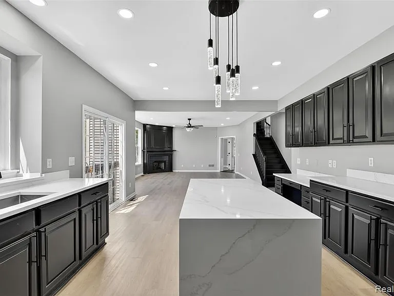 8862 Prairie St — Photo 32