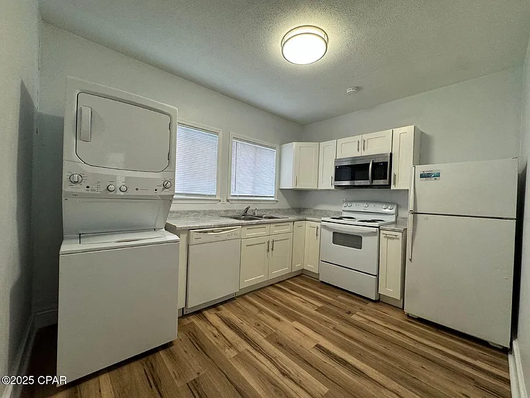 422 Magnolia Ave #4 — Photo 4