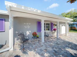 988 Philco Dr, Dunedin, FL 34698