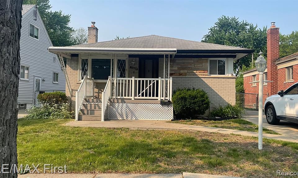 1st image of 23629 Deziel St