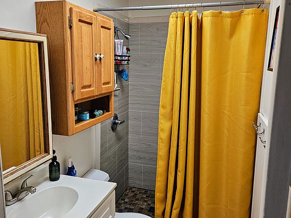 4th image of 729 E Market St #3