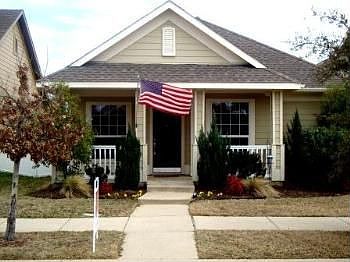 2nd image of 1704 Angel Ln