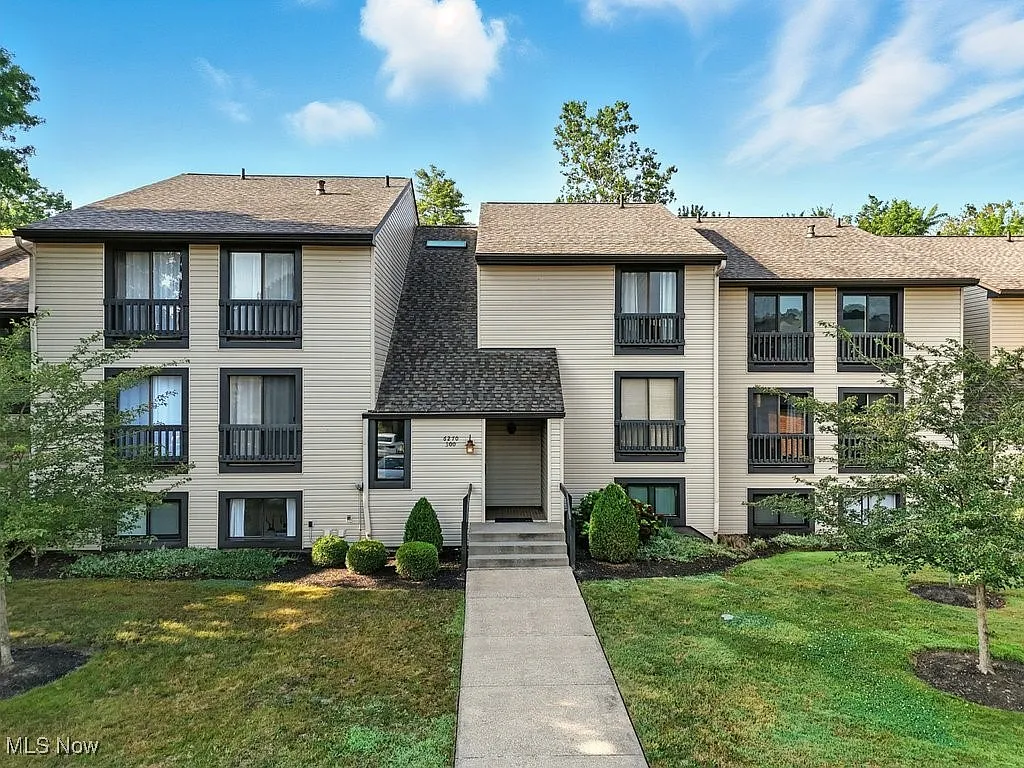 6270 Greenwood Pkwy APT 305 photo 1