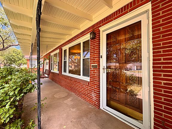 2nd image of 2027 S Milam St