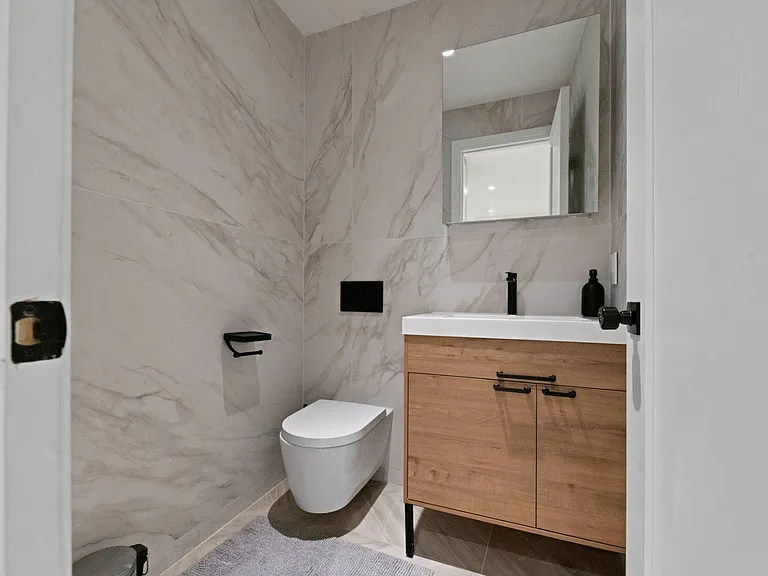 499 Van Buren St #1 — Photo 15