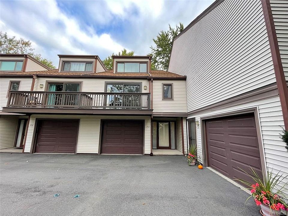 1st image of 352 Old Meadow Dr
