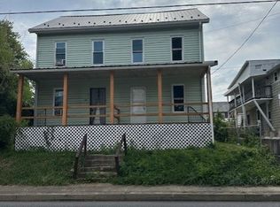 33-35 N 4th St #33, Halifax, PA 17032
