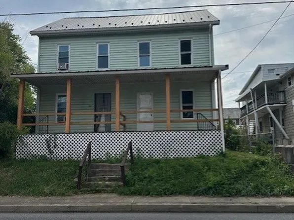 33-35 N 4th St #33, Halifax, PA 17032