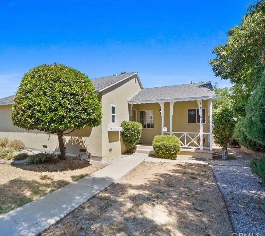 Vanowen St, Winnetka — Photo 1
