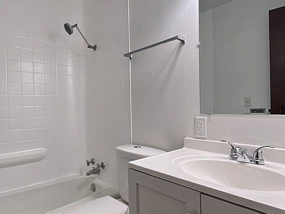 5th image of 700 S 17th St #14