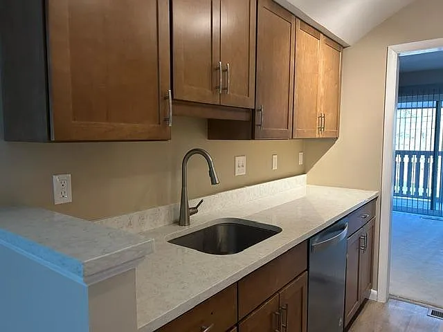 104 Woodbridge Dr — Photo 8