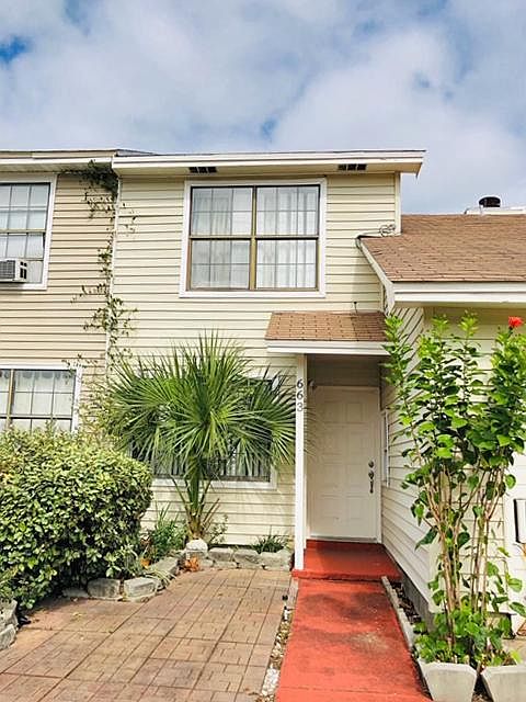 1st image of 663 Sandalwood Dr