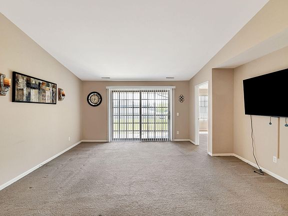 3rd image of 9831 Wildwood Cir #U-2d