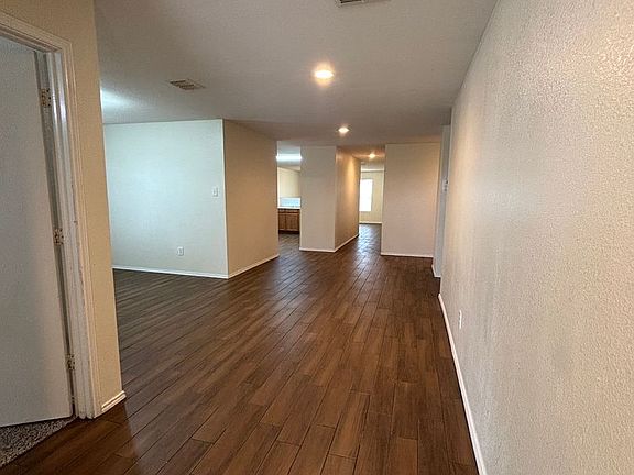 3rd image of 1212 Switchgrass Ln