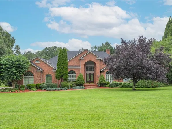 130 Bramble Way, Summerfield, NC 27358