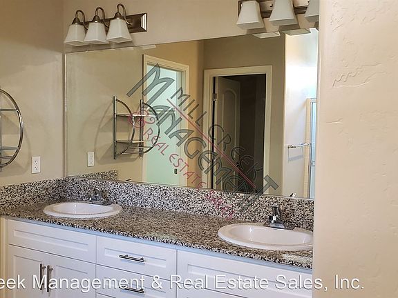 4th image of 3209 N Noyes Ct