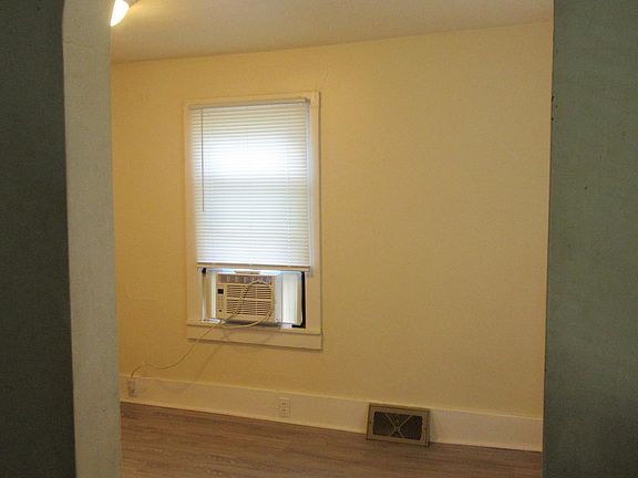 4th image of 319 N 2nd St