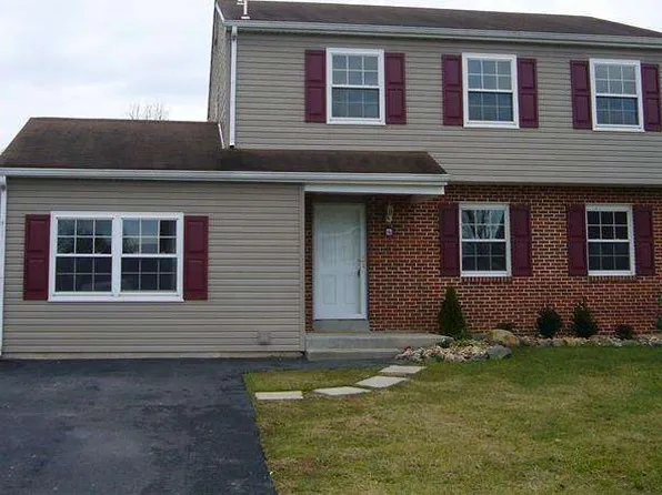 4 White Dr, Newark, DE 19702