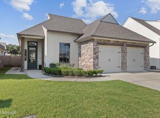 103 Santander Dr, Youngsville, LA 70592