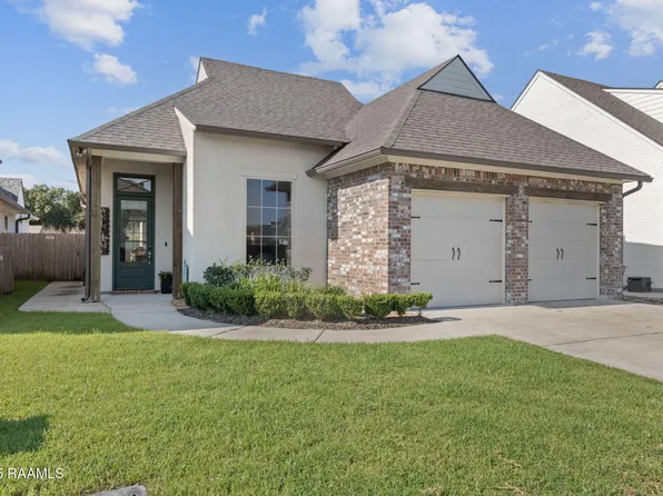 103 Santander Dr, Youngsville, LA 70592