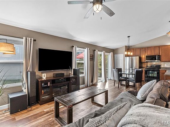 3rd image of 1800 English Oak Dr