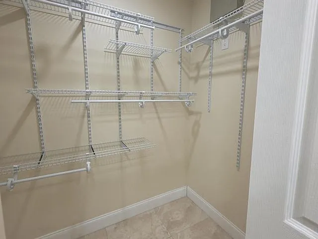 3 bed, 2.0 bath, 1572 sqft, $3,590 — Photo 4