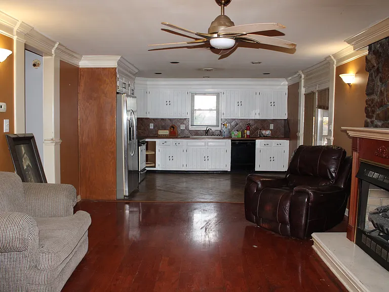 1260 Ridgecrest Ave — Photo 5