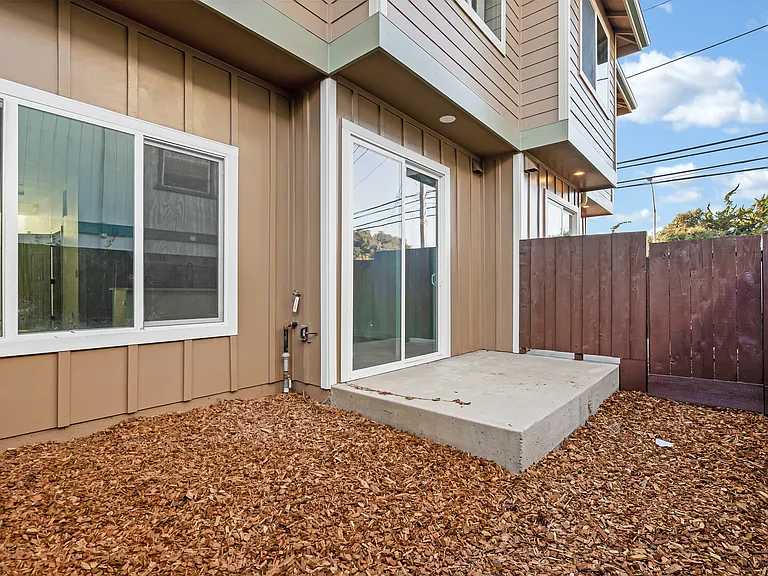 42 Kamilah Deyn Cir — Photo 19