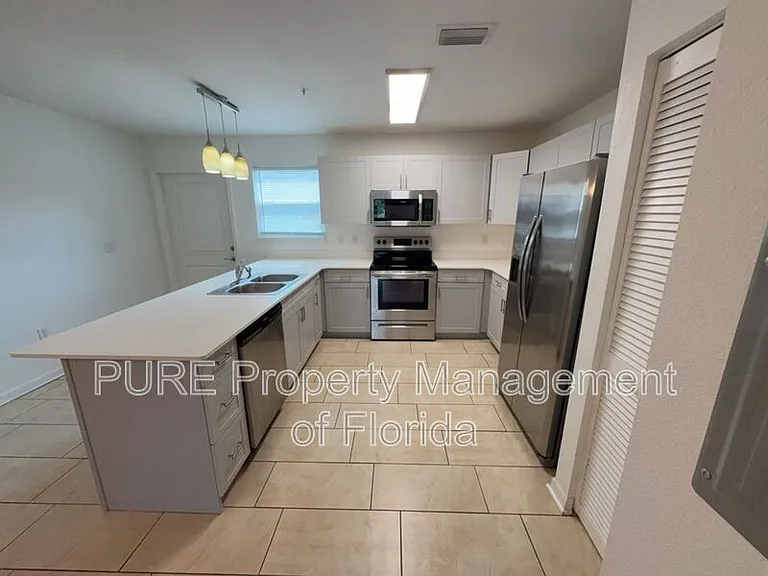 339 NE Sanchez Ave #103 — Photo 8