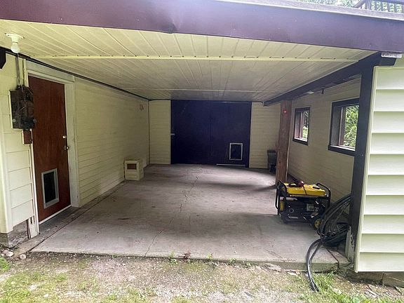 3rd image of 31828 Grove Ave
