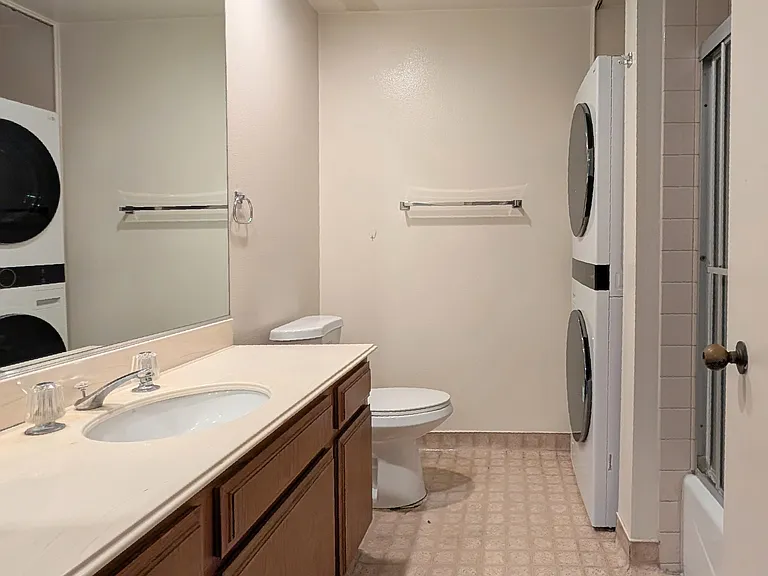 Hallway full bath with laundry
