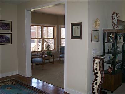 5th image of 335 Stewart Dr