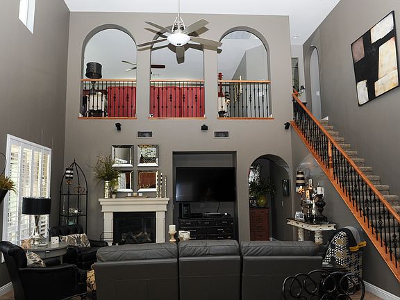 5th image of 940 White Feather Ln