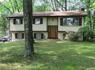 94 N Airmont Rd, Suffern, NY 10901