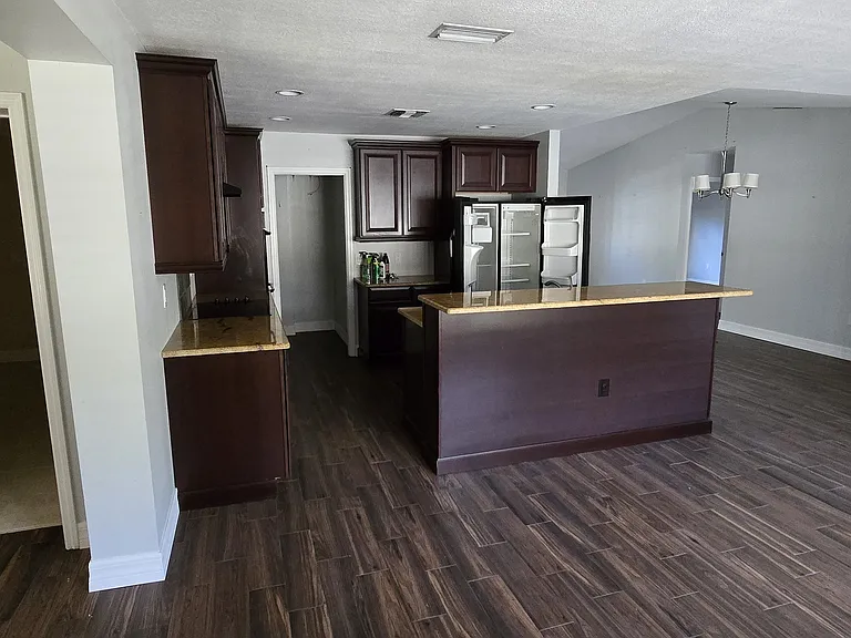 6400 Shane Ln — Photo 11