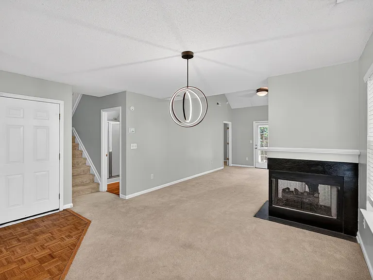5065 Bartholomews Ln — Photo 7
