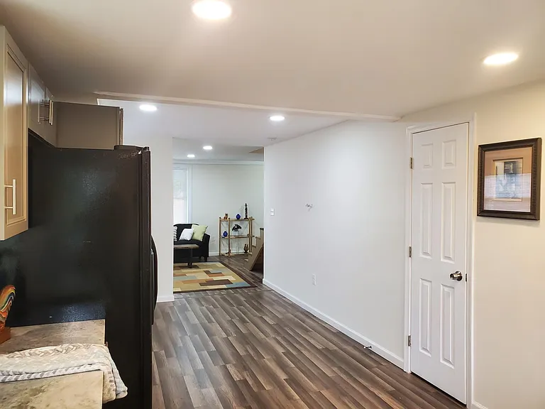 8033 Edgewater Ave — Photo 8