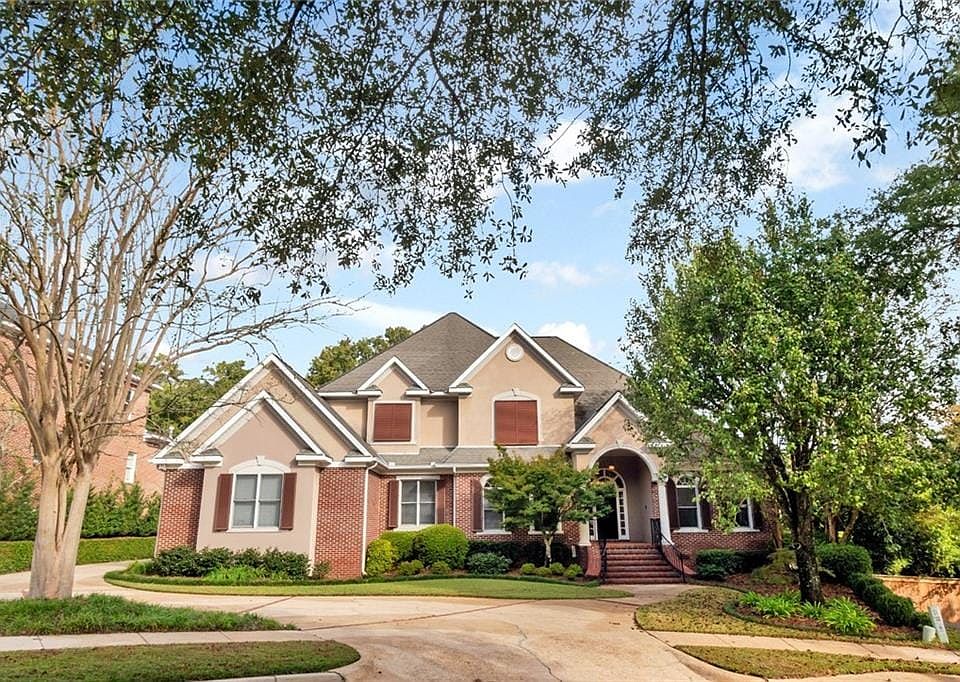 This magnificent 4 Bedroom, 4 Full bath and 2 Half Bath Home offers elegance, comfort and convenience. Located in the heart of Springhill, this home offers easy access to upscale shopping, fine dining and walking distance to prestigious schools.