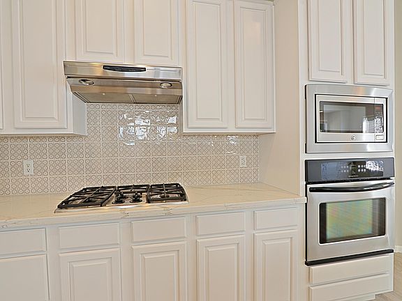 5th image of 20646 N 74th St