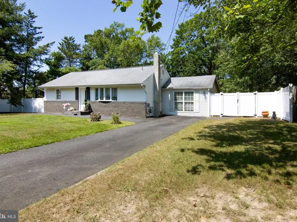 7 Lauffer Ln, Sewell, NJ 08080