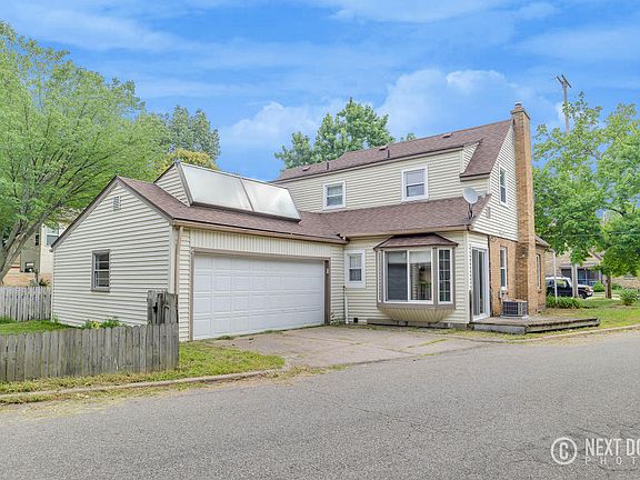 3rd image of 2521 Godwin Ave SE