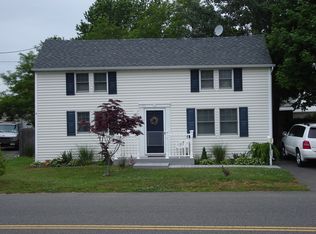 370 S Great Neck Rd, Copiague, NY 11726