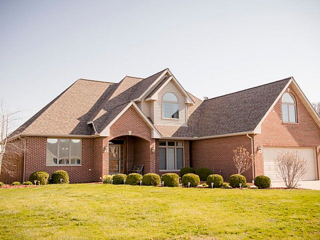 1st image of 920 Deerfield Ln